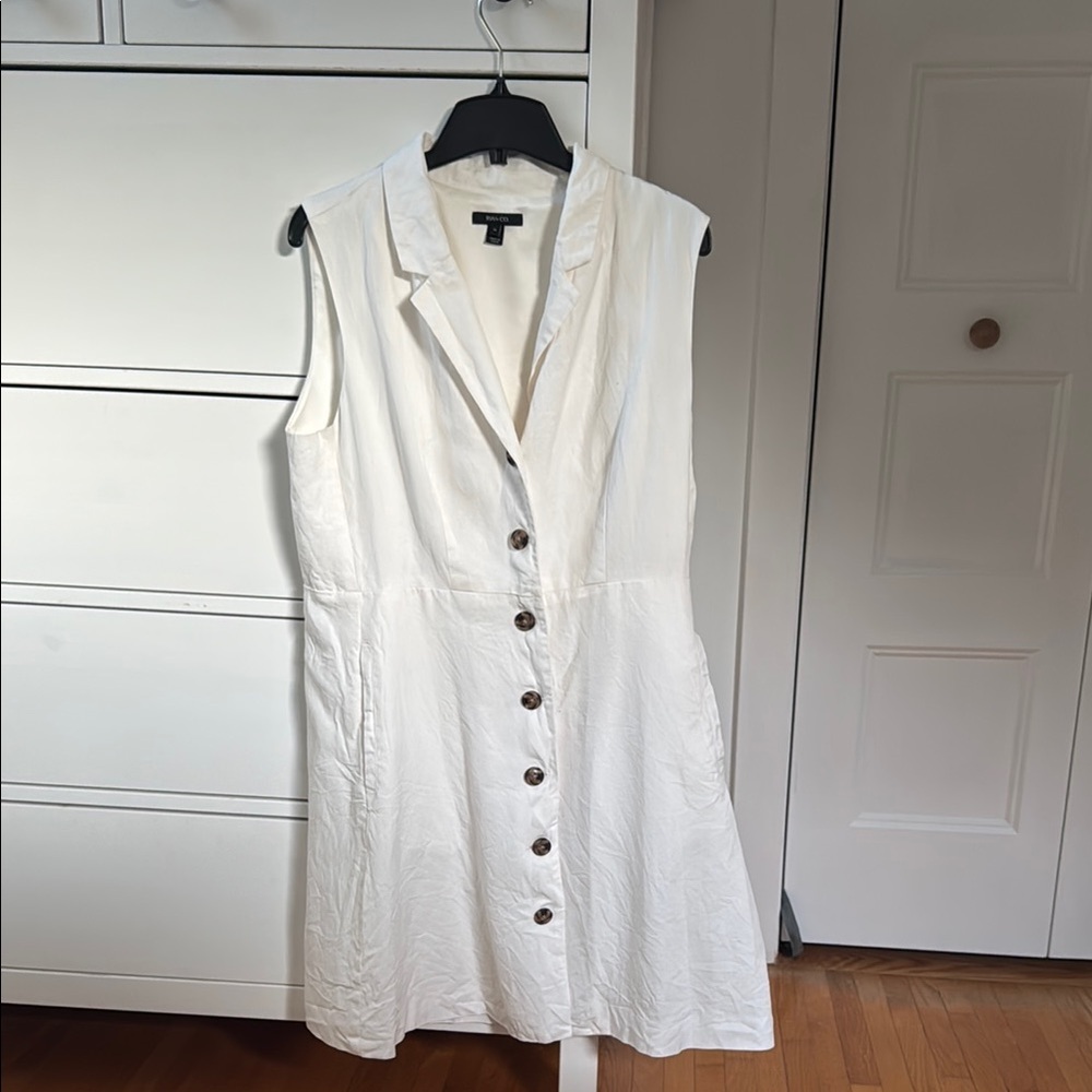 RW&CO White Notched Collar Sleeveless Midi Dress